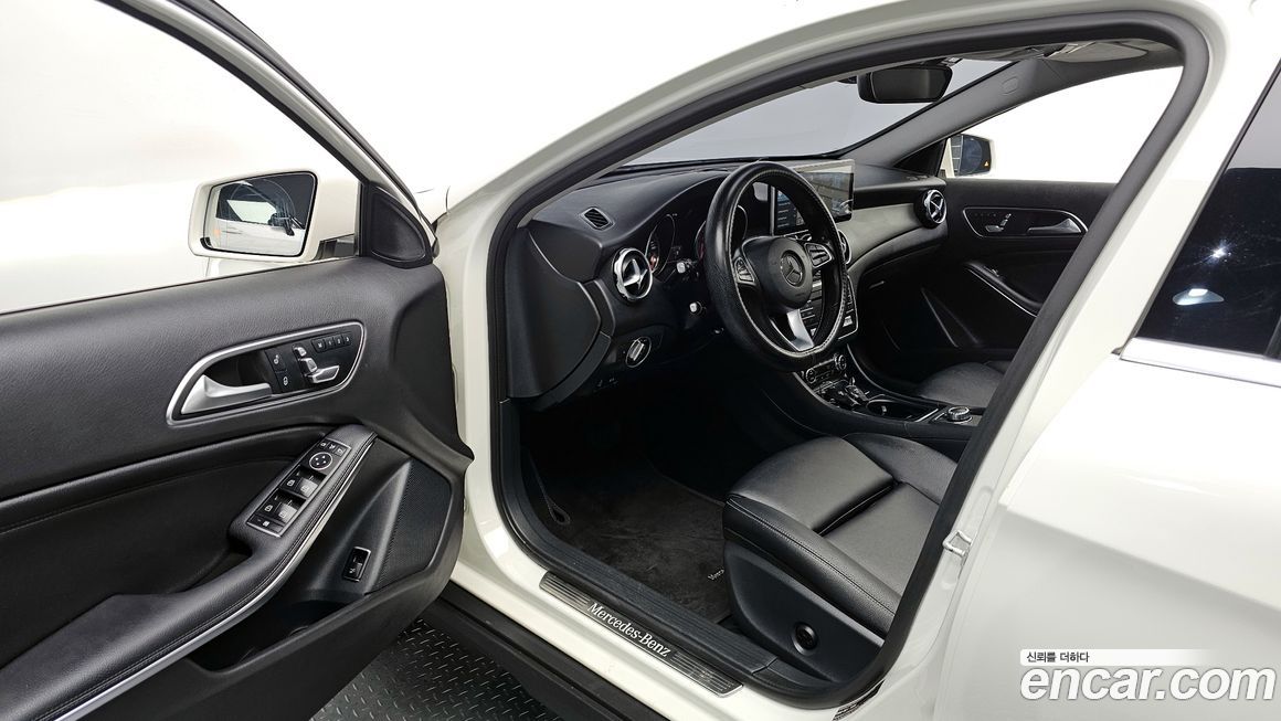 Mercedes-Benz GLA-Class 2018