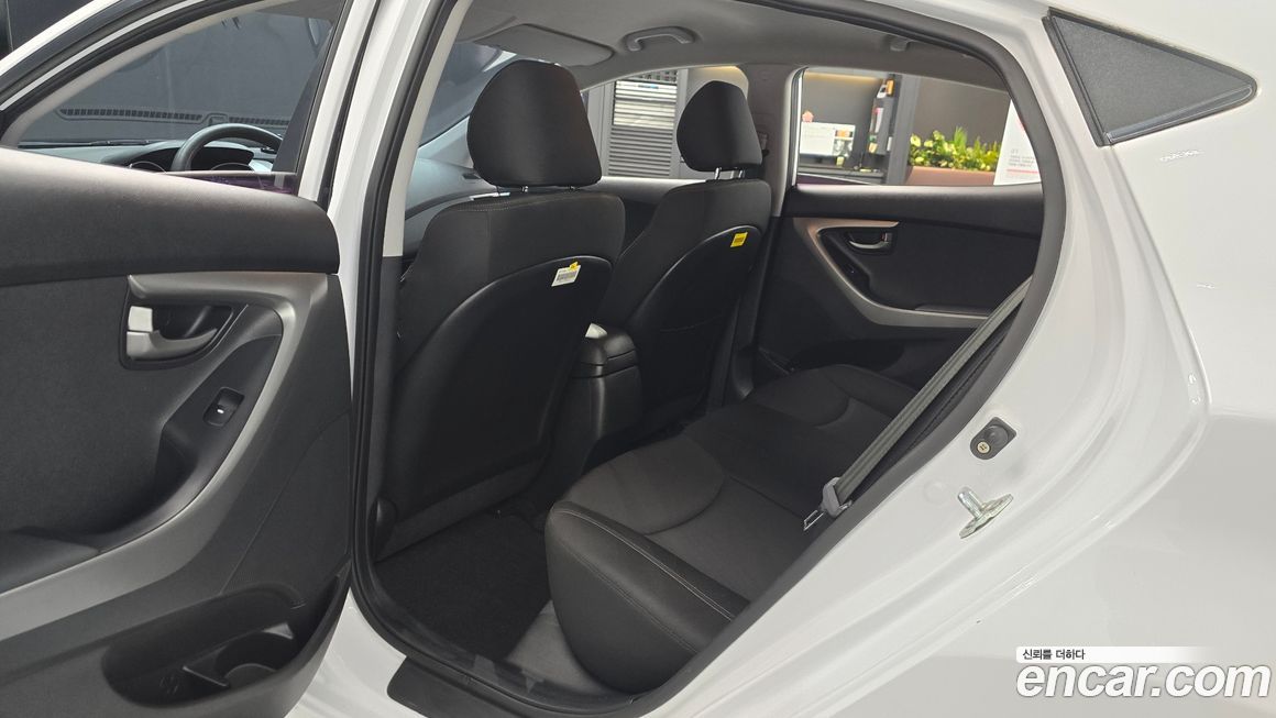 Hyundai AVANTE 2015