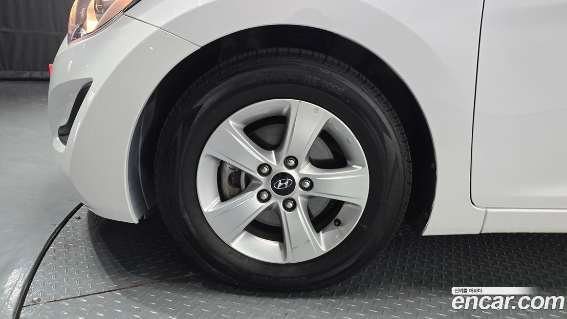 Hyundai AVANTE 2015