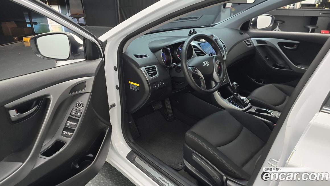 Hyundai AVANTE 2015