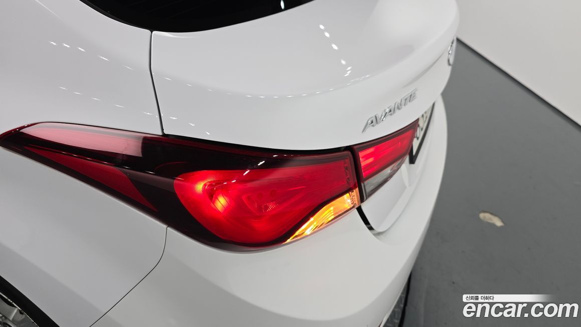 Hyundai AVANTE 2015