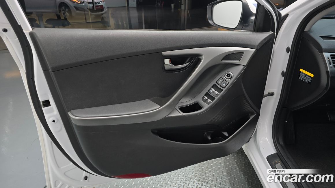 Hyundai AVANTE 2015