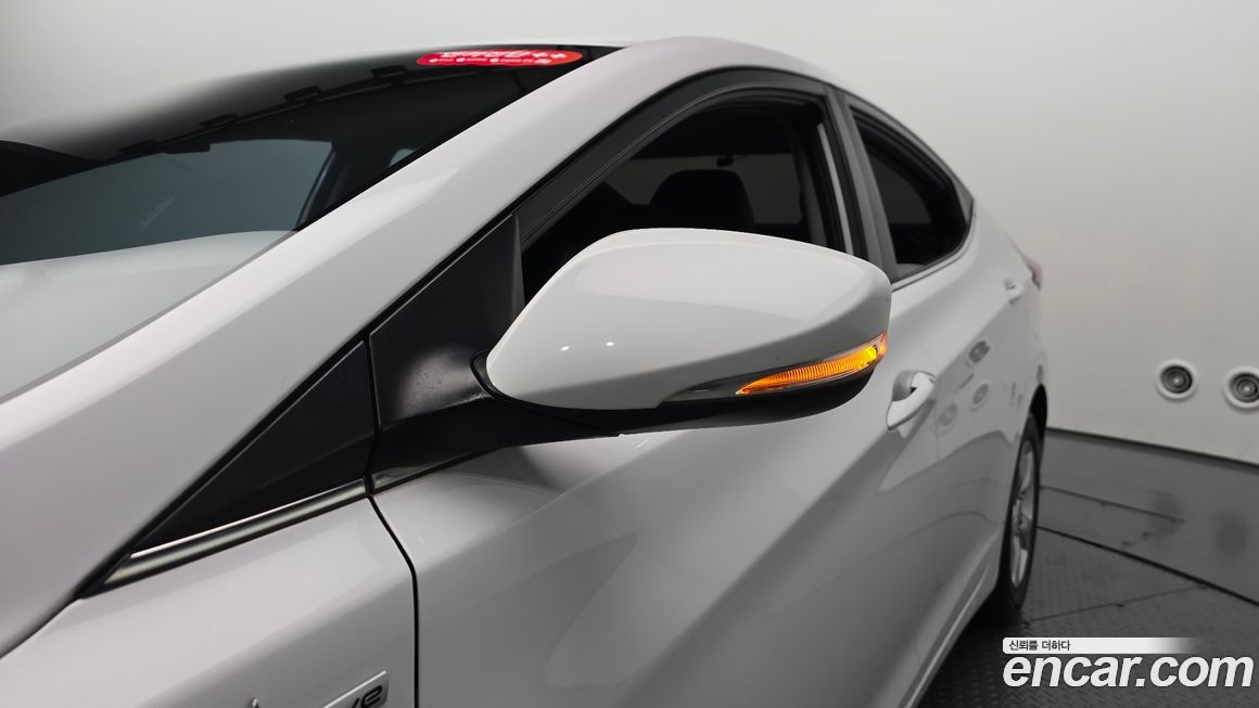 Hyundai AVANTE 2015