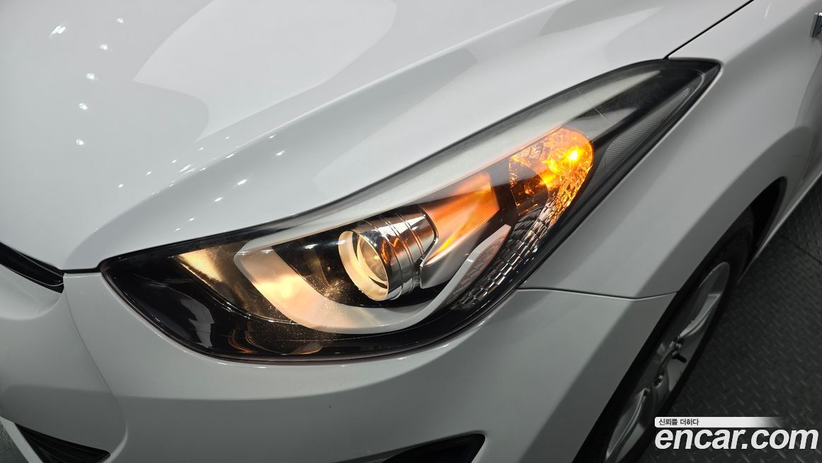 Hyundai AVANTE 2015
