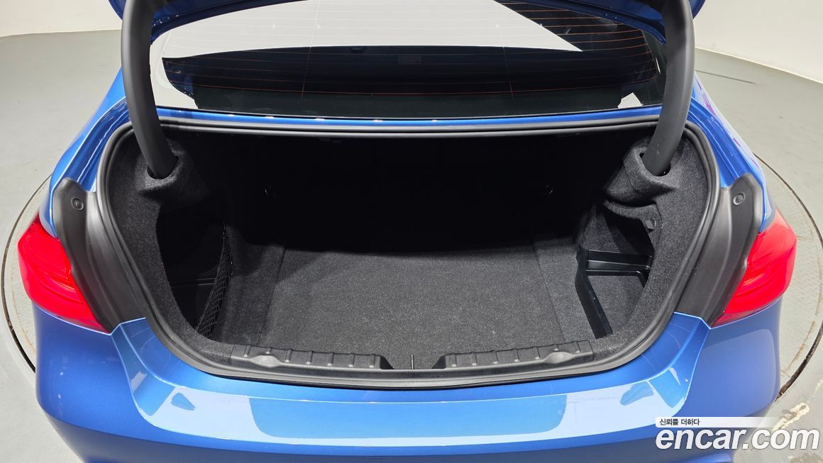 BMW 3-Series 2018