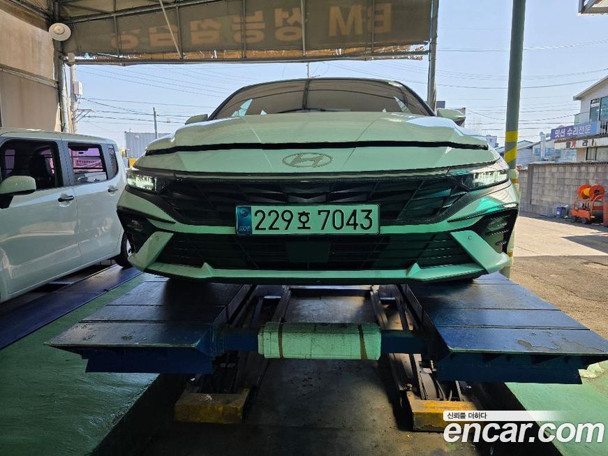 Hyundai AVANTE 2025