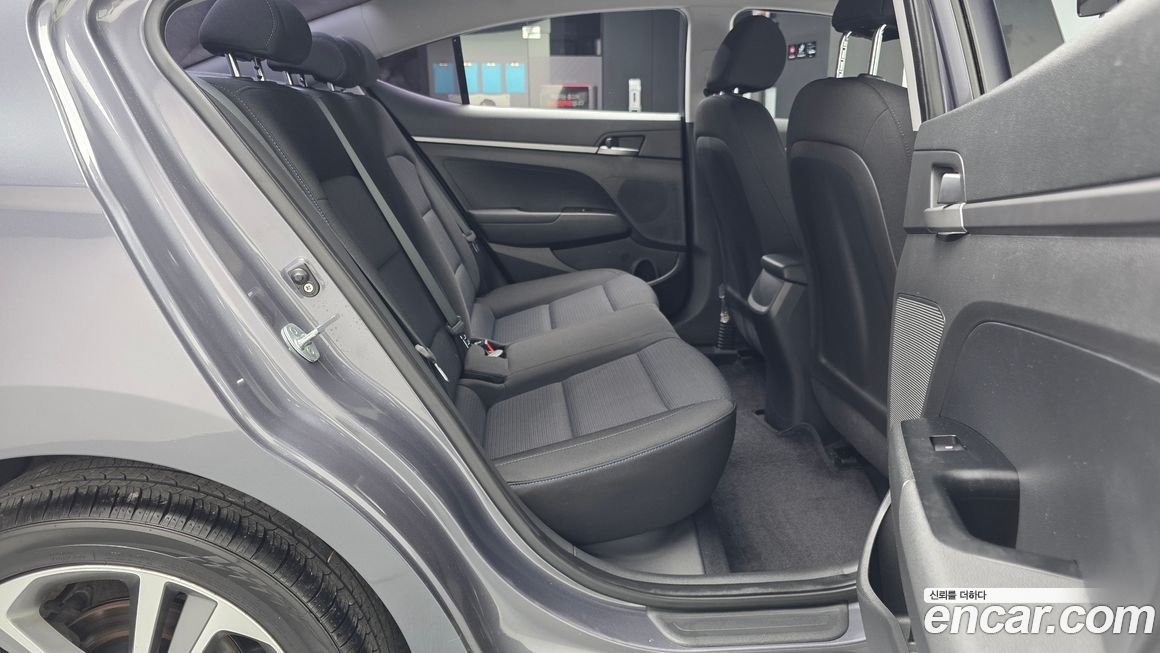 Hyundai AVANTE 2017