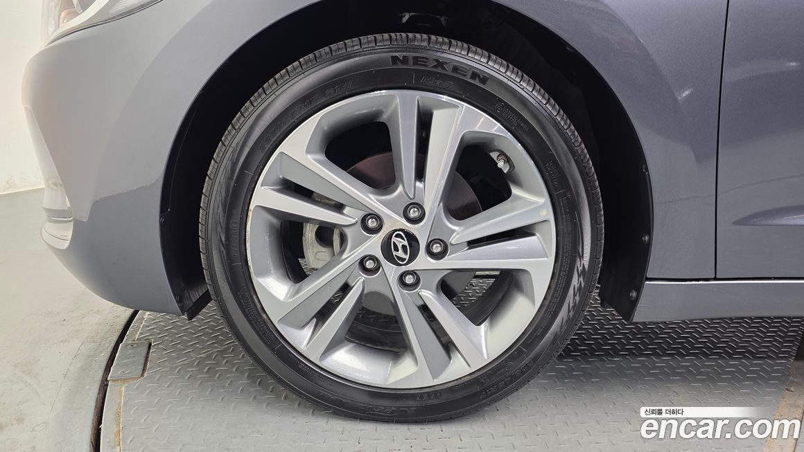Hyundai AVANTE 2017