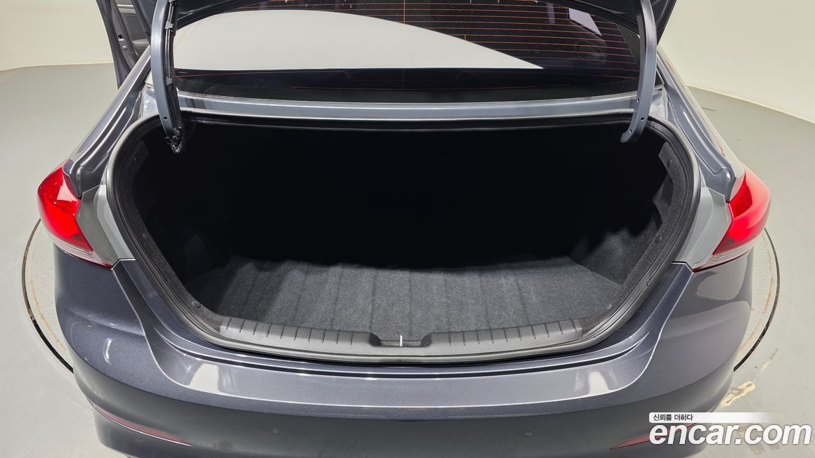 Hyundai AVANTE 2017