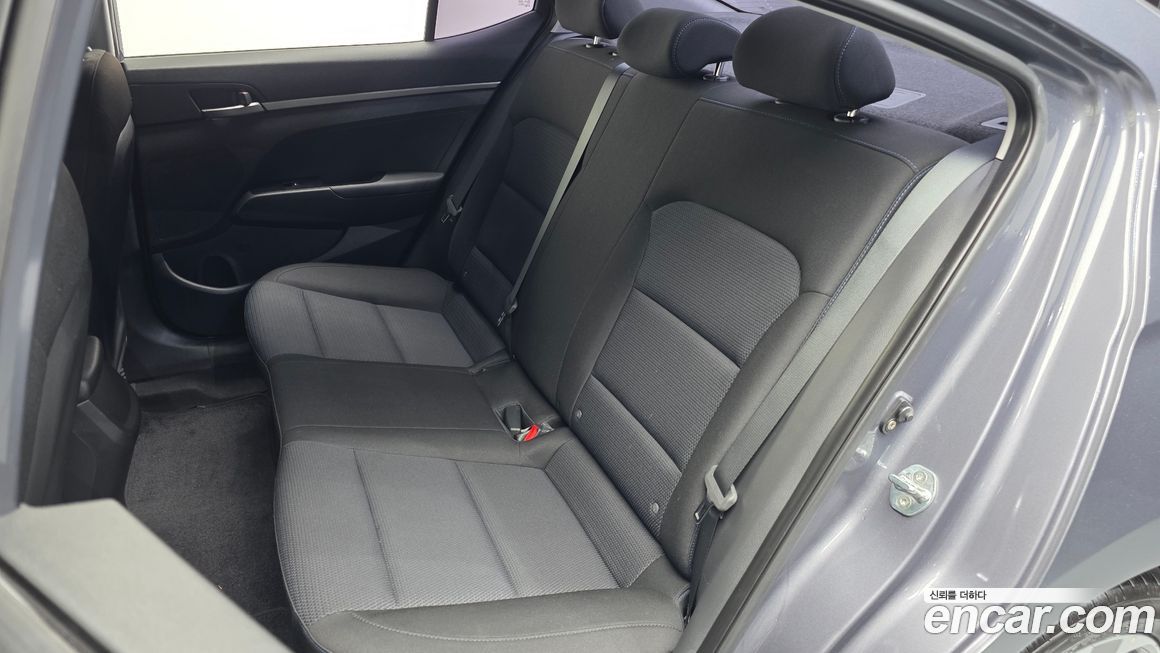 Hyundai AVANTE 2017