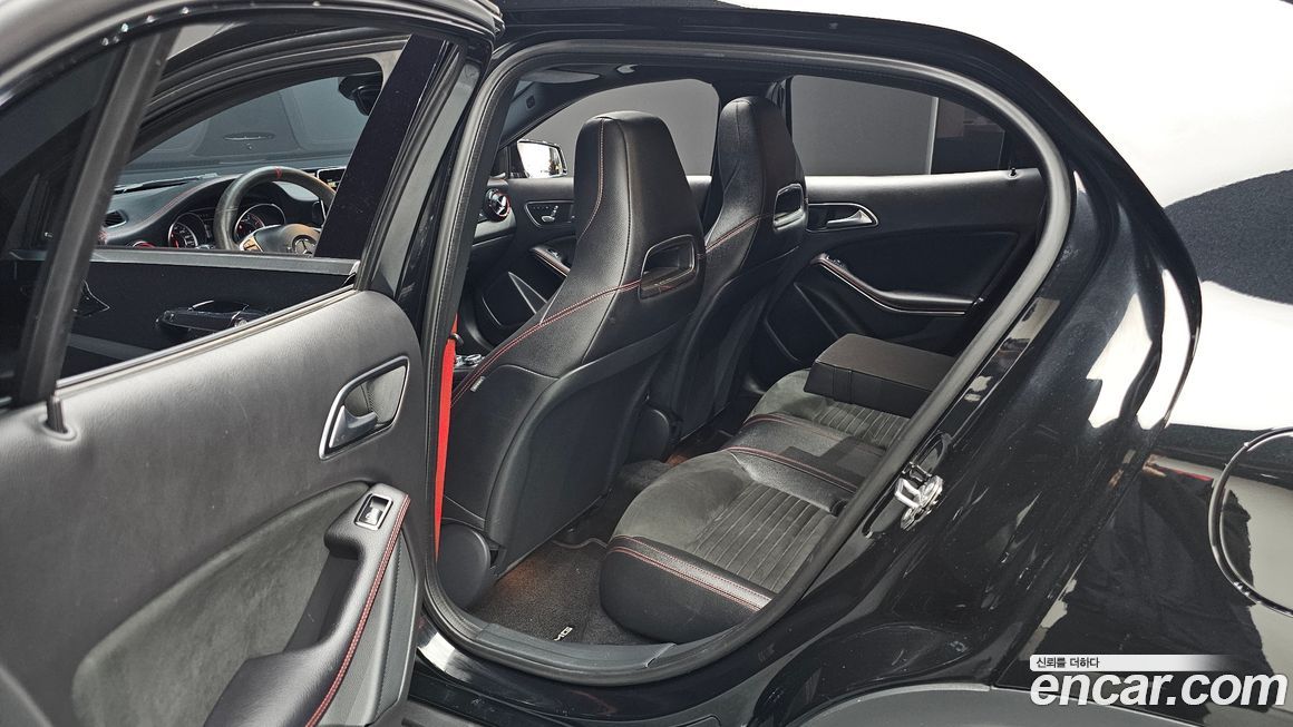Mercedes-Benz GLA-Class 2019