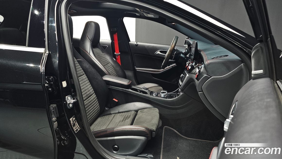 Mercedes-Benz GLA-Class 2019
