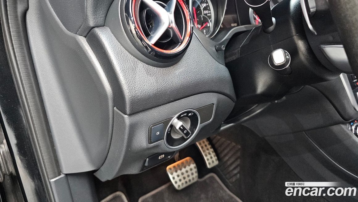 Mercedes-Benz GLA-Class 2019