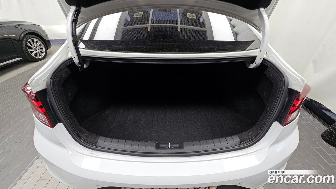 Hyundai AVANTE 2020