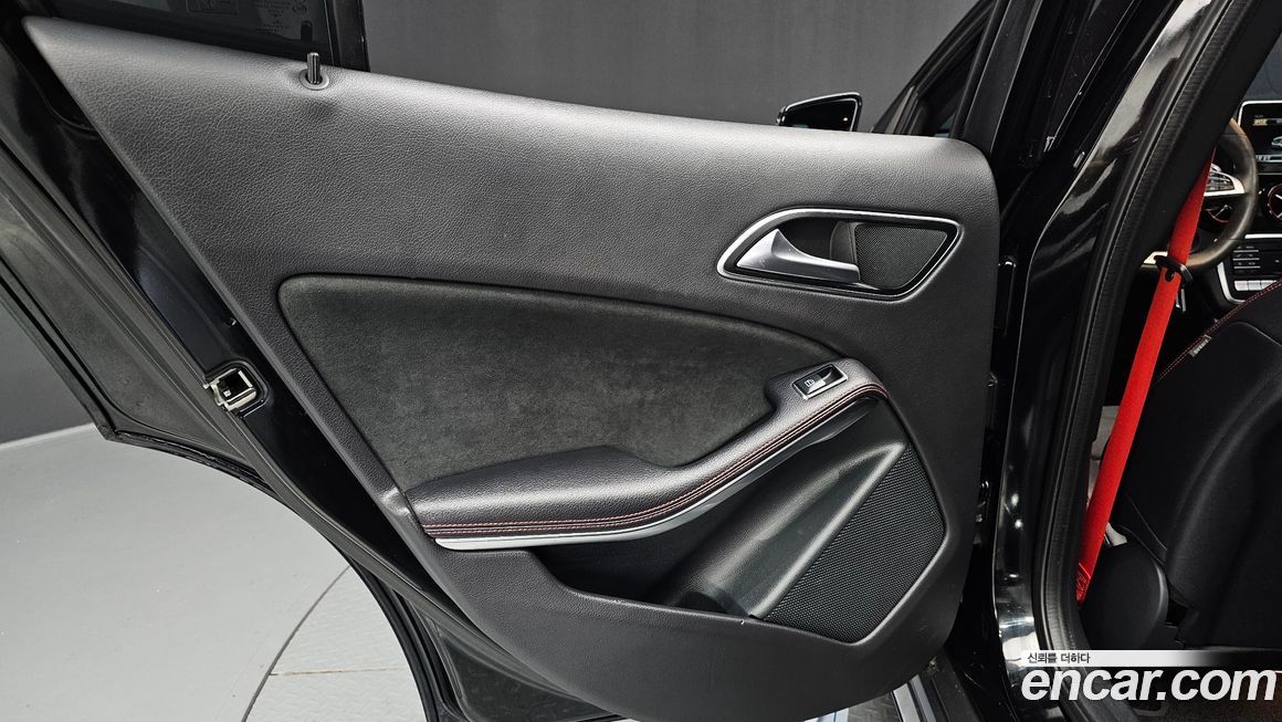 Mercedes-Benz GLA-Class 2019