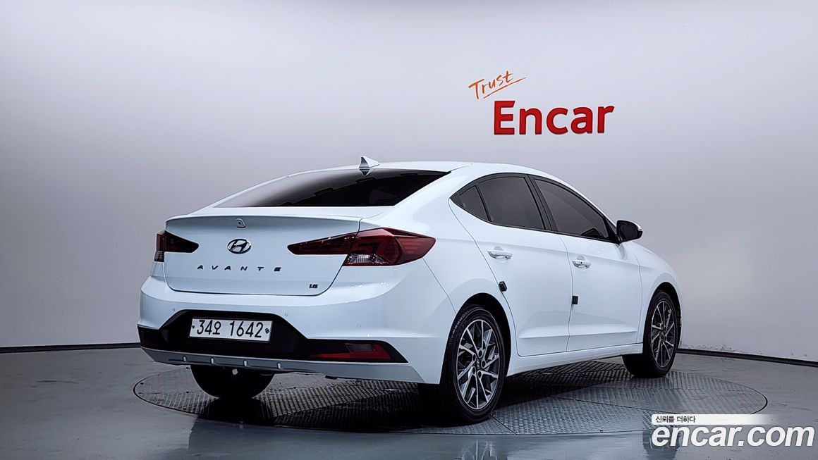 Hyundai AVANTE 2019