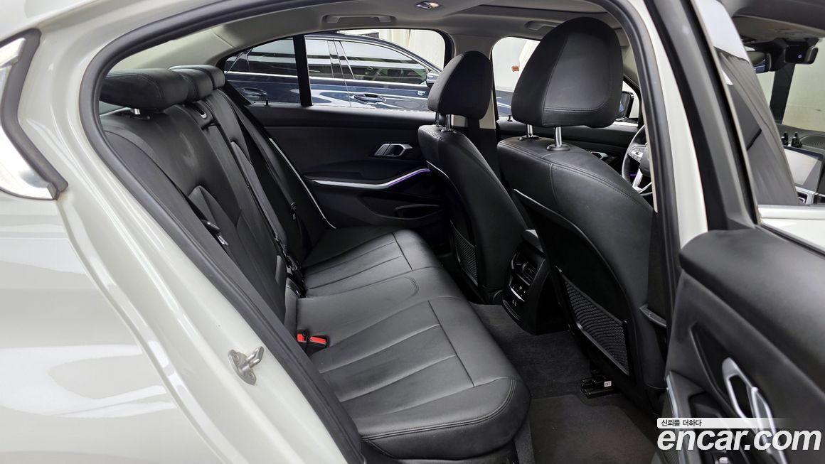 BMW 3-Series 2021