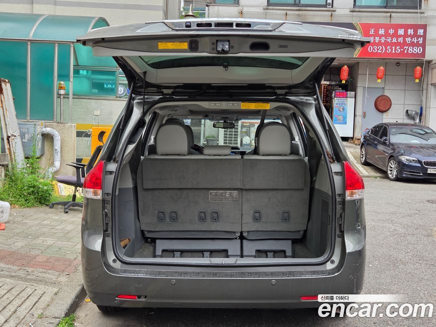 Toyota Sienna 2012