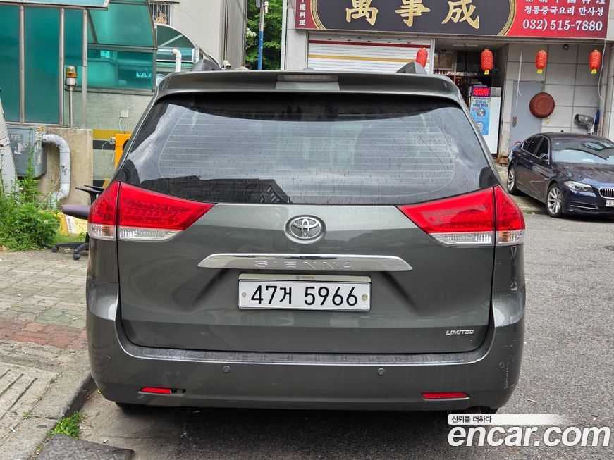 Toyota Sienna 2012