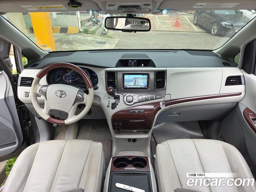 Toyota Sienna 2012