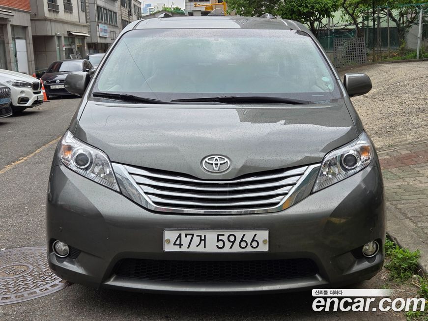 Toyota Sienna 2012