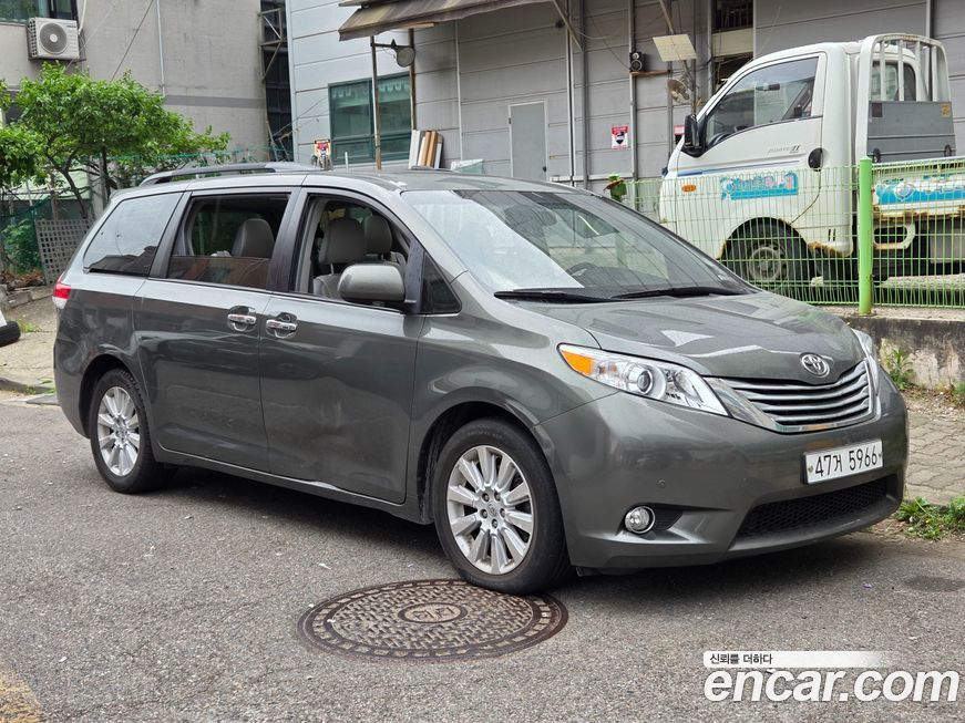 Toyota Sienna 2012