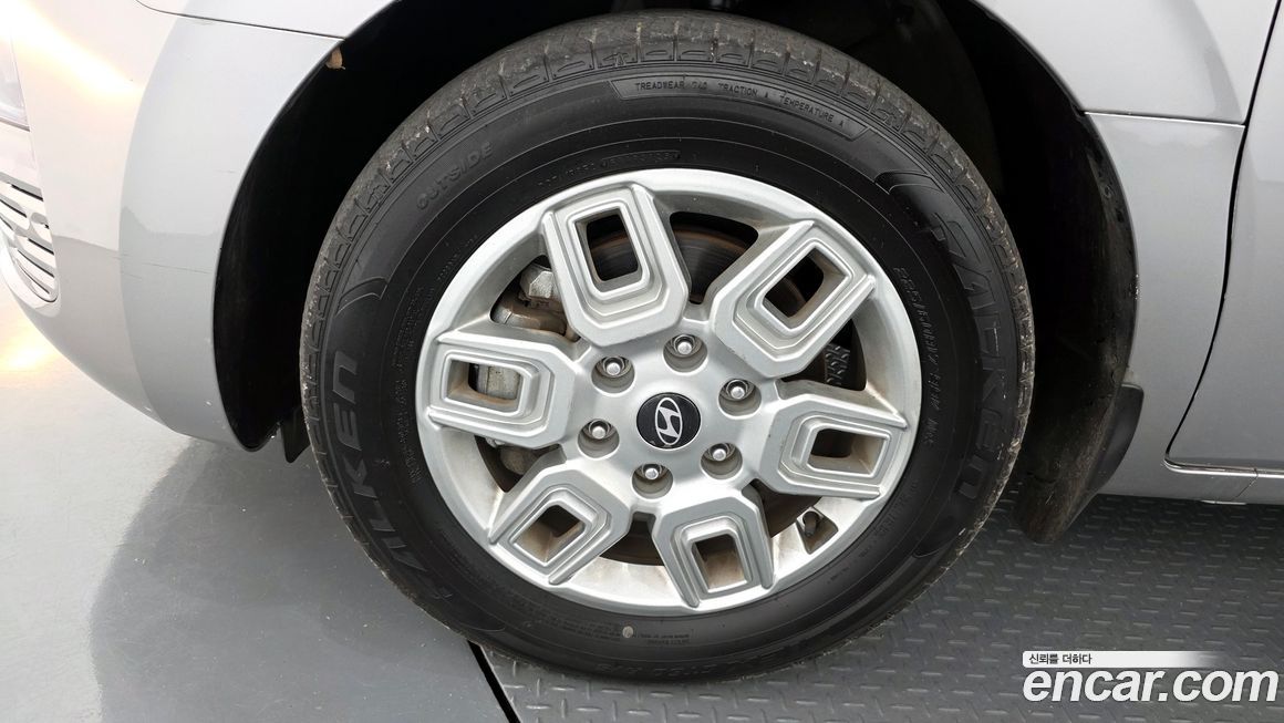 Hyundai Staria 2025