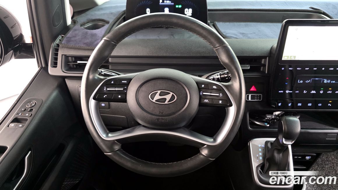 Hyundai Staria 2025