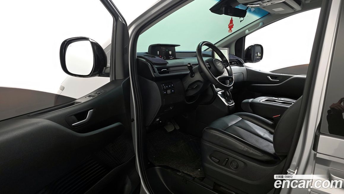 Hyundai Staria 2025