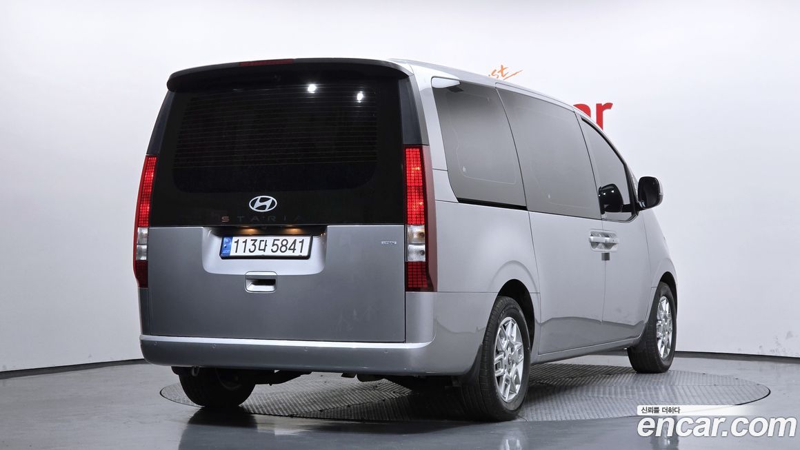 Hyundai Staria 2025