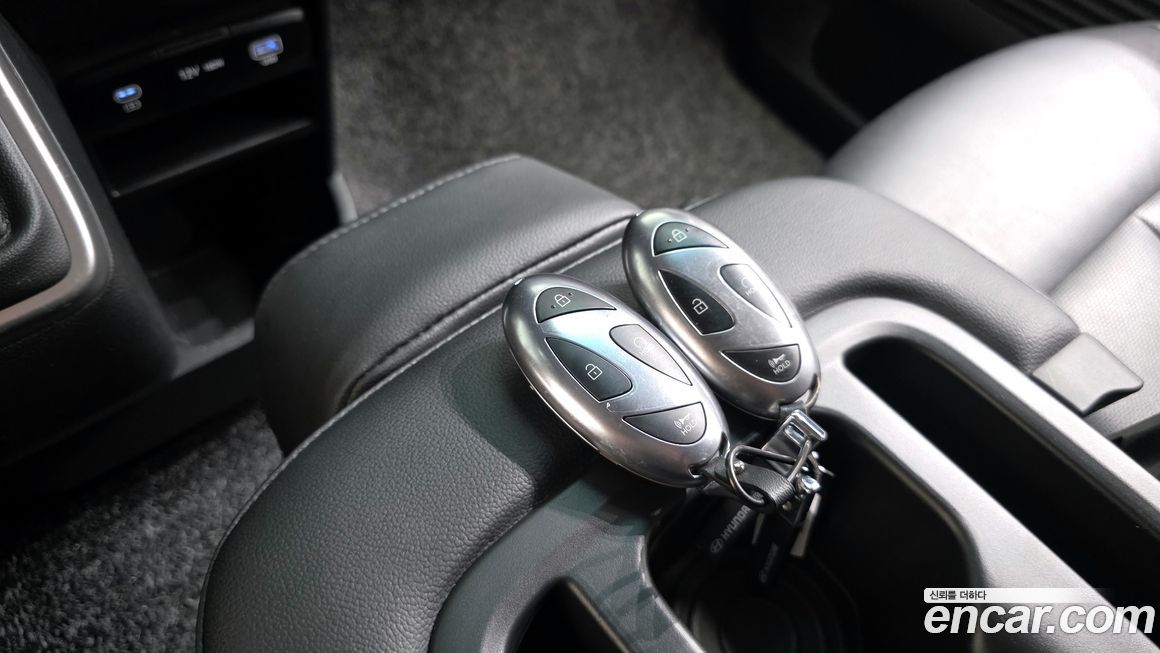Hyundai Staria 2025