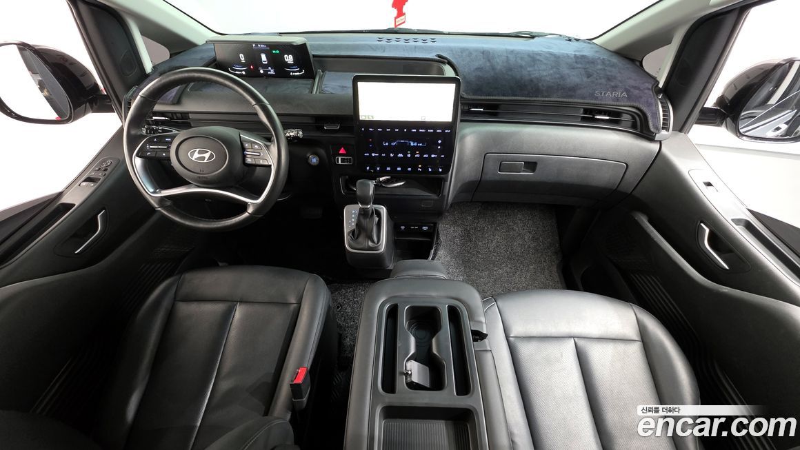 Hyundai Staria 2025