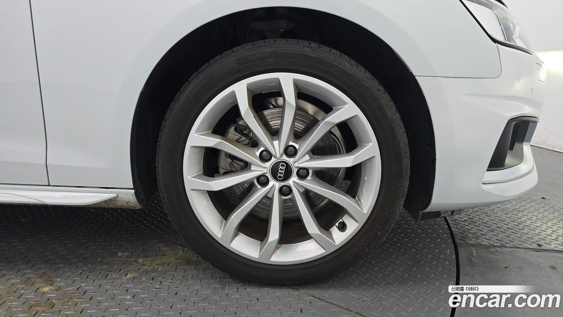 Audi A4 2023