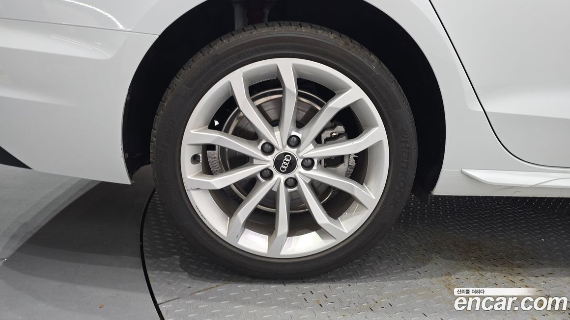 Audi A4 2023