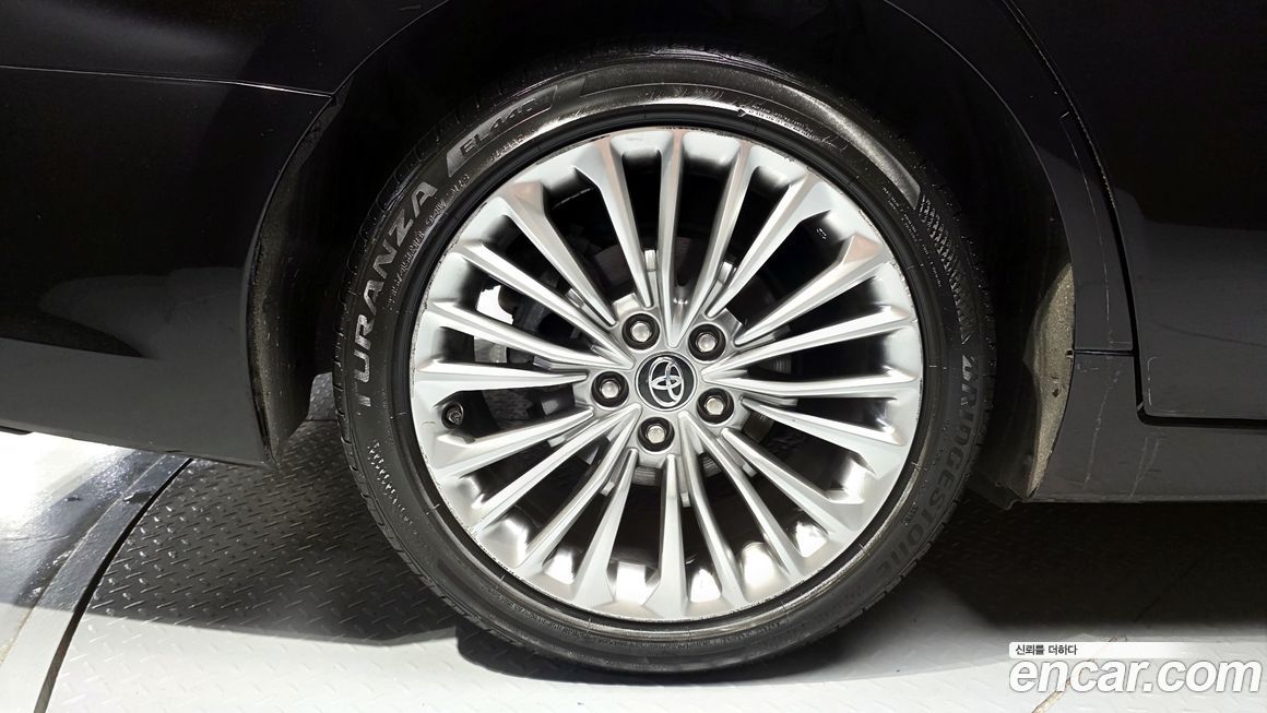 Toyota Avalon 2019