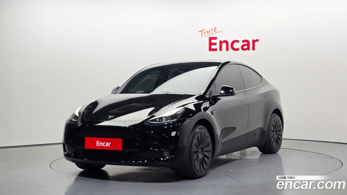 Tesla Model Y 2024