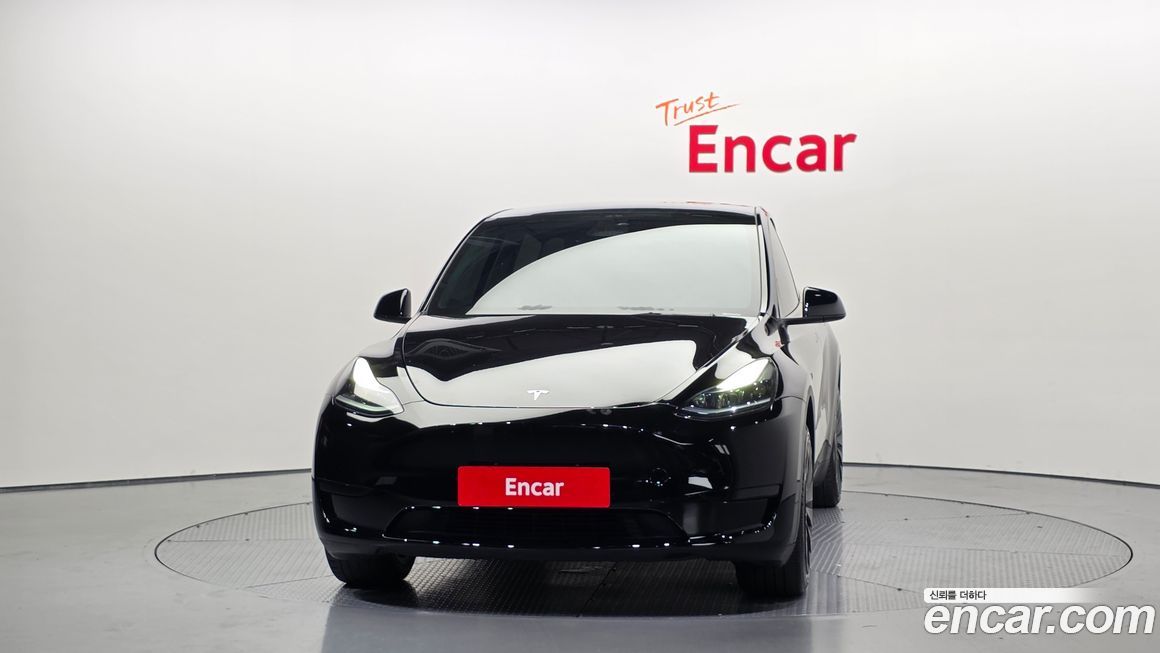 Tesla Model Y 2024