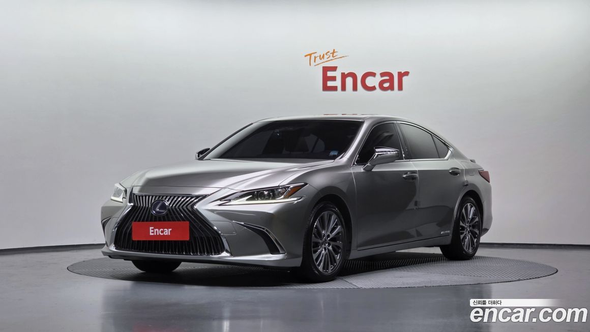 Lexus ES 2019
