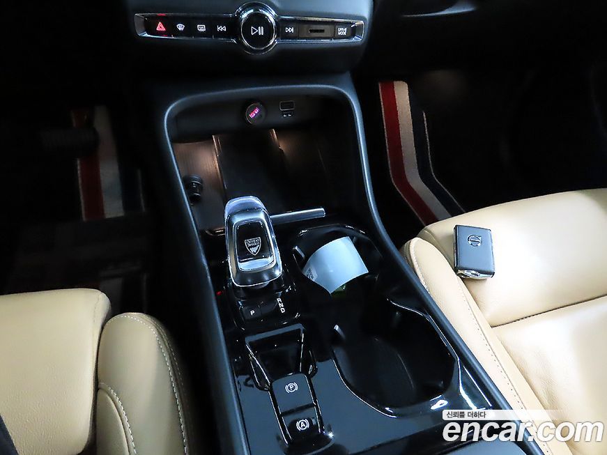 Volvo XC40 2022
