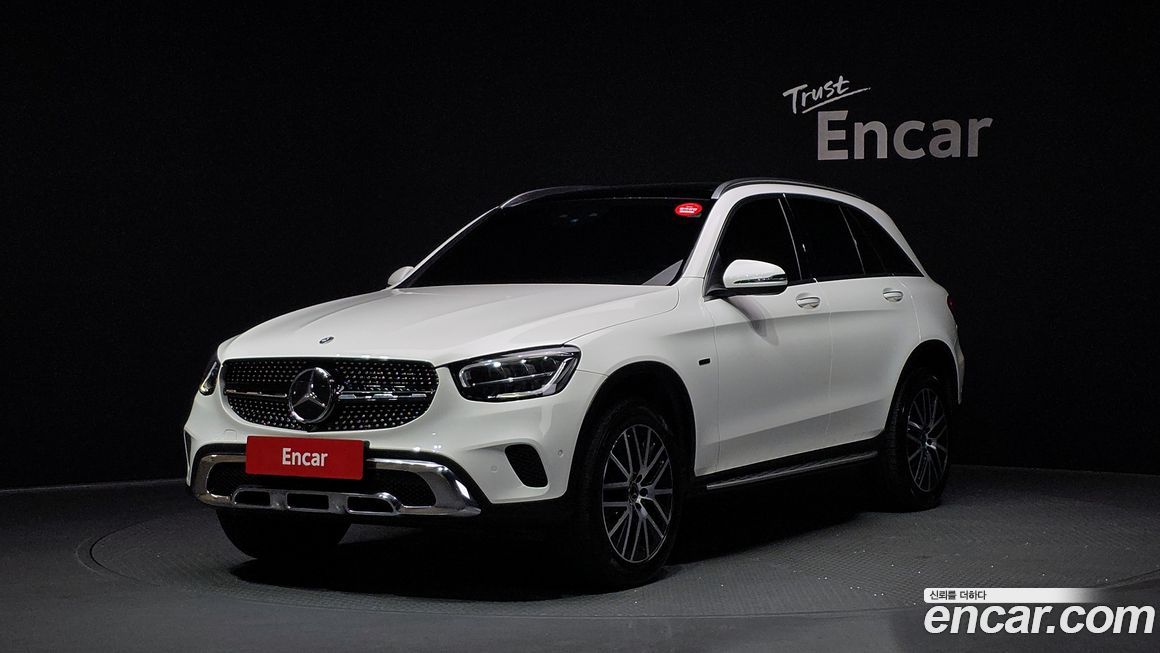 Mercedes-Benz GLC-Class 2021