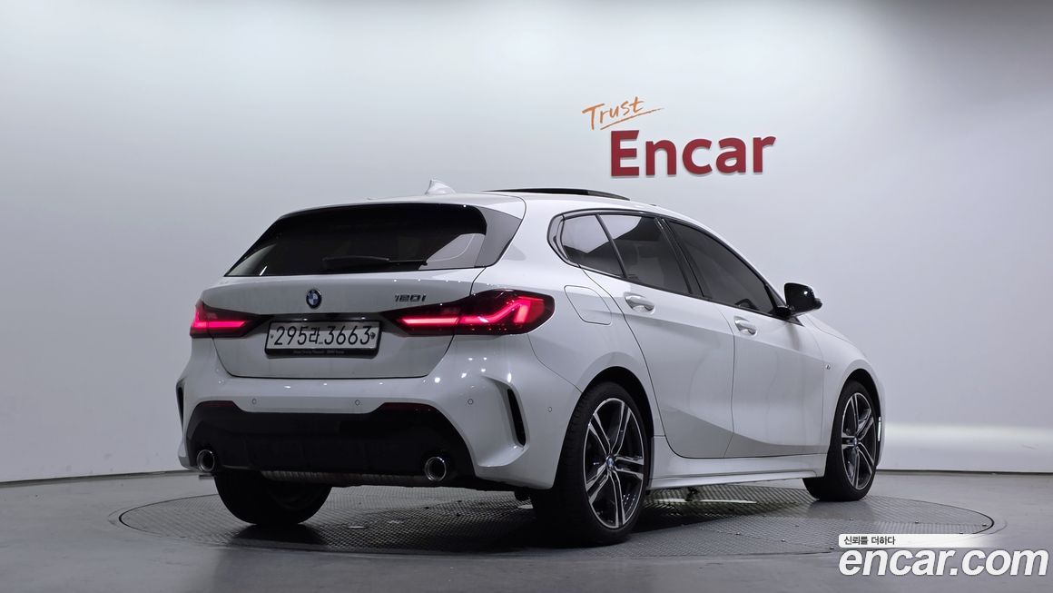 BMW 1-Series 2023