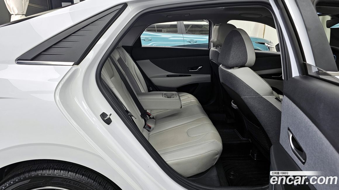 Hyundai AVANTE 2022