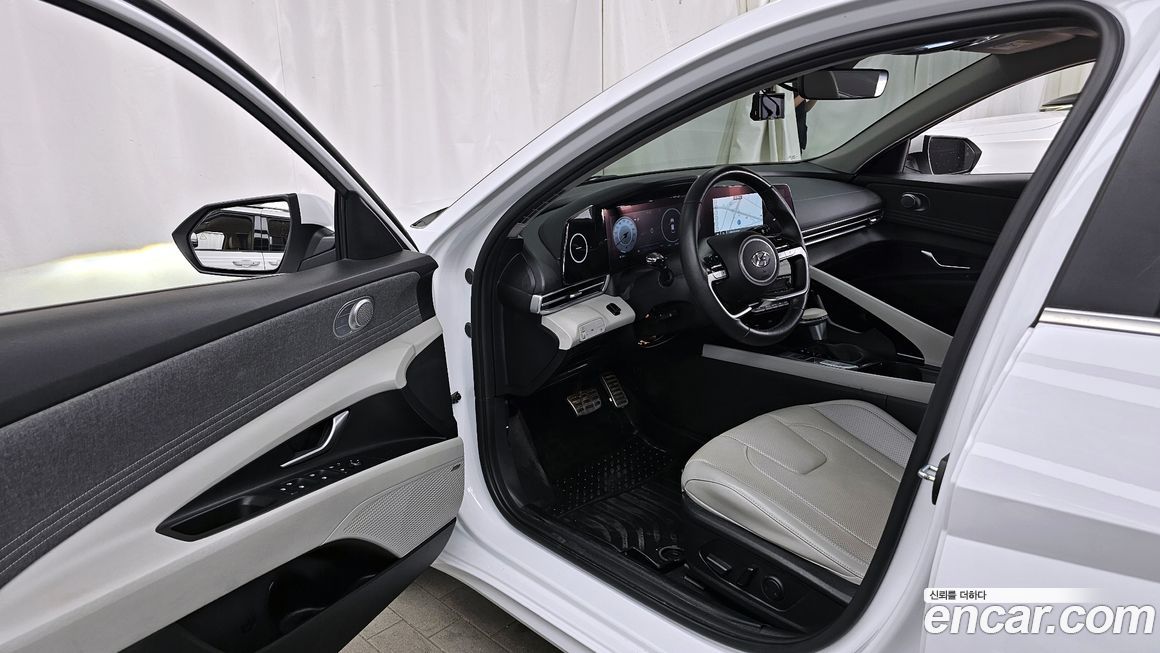 Hyundai AVANTE 2022