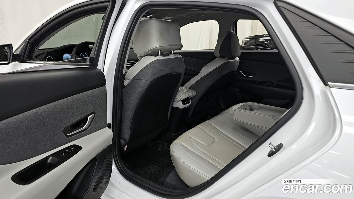 Hyundai AVANTE 2022