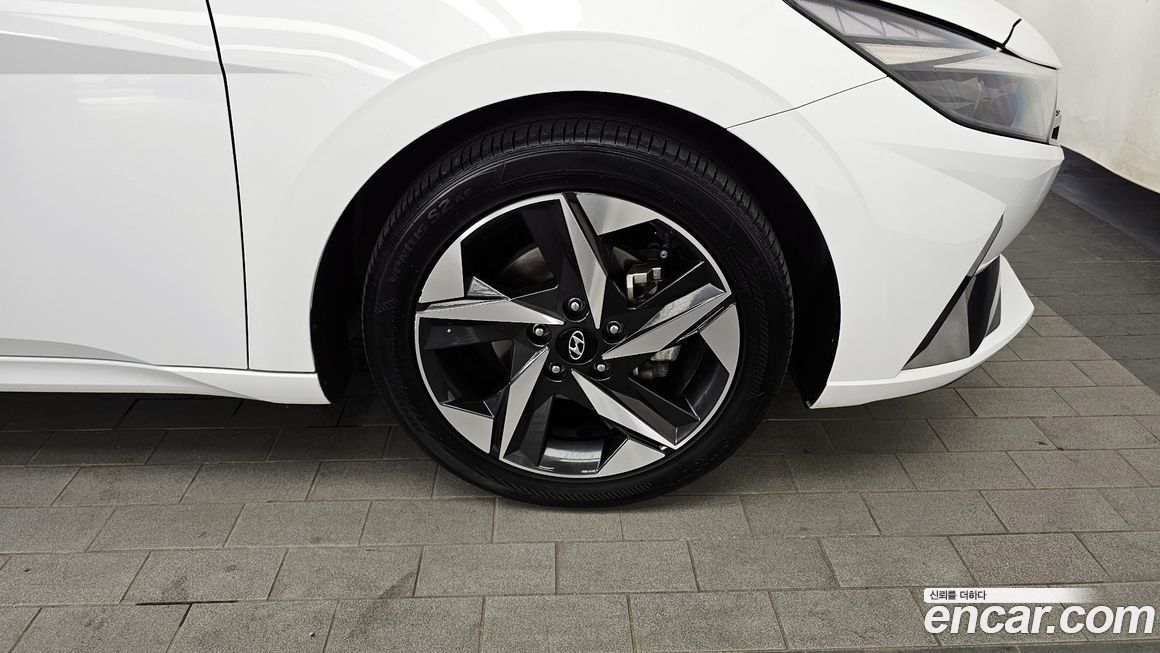 Hyundai AVANTE 2022