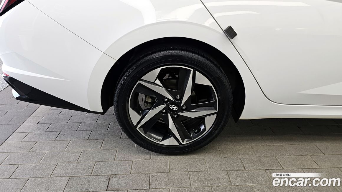 Hyundai AVANTE 2022