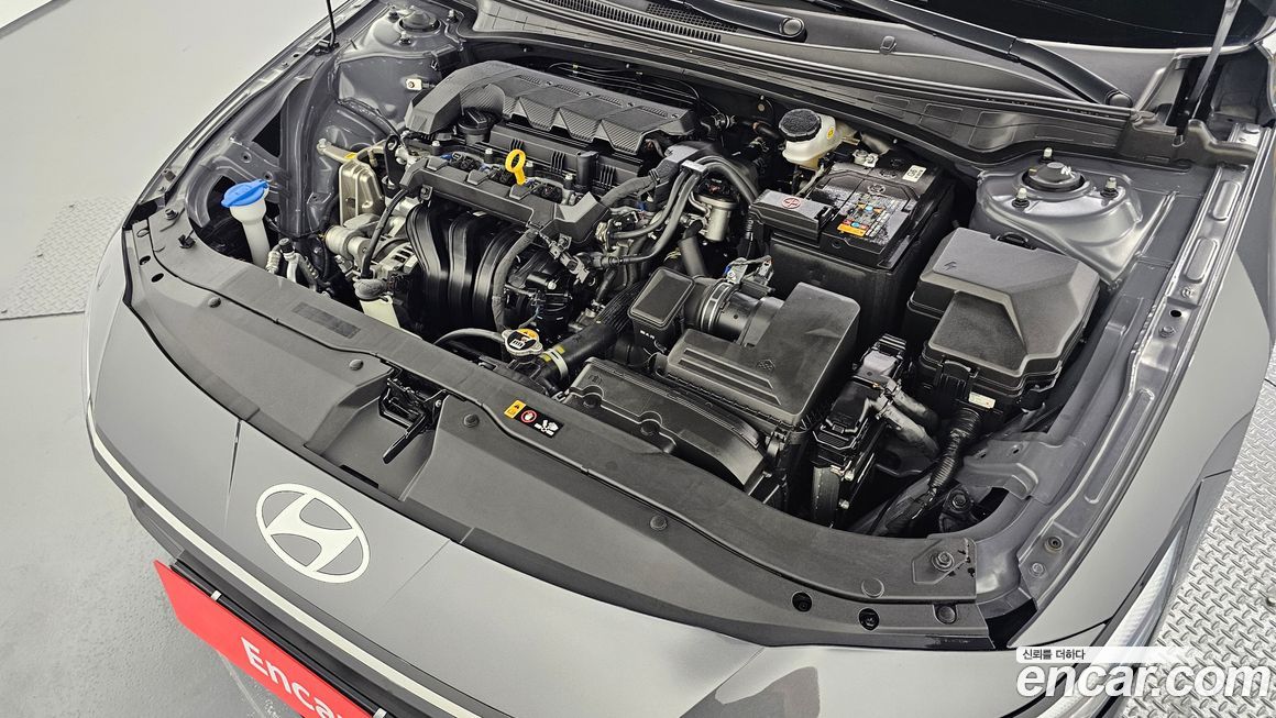 Hyundai AVANTE 2024