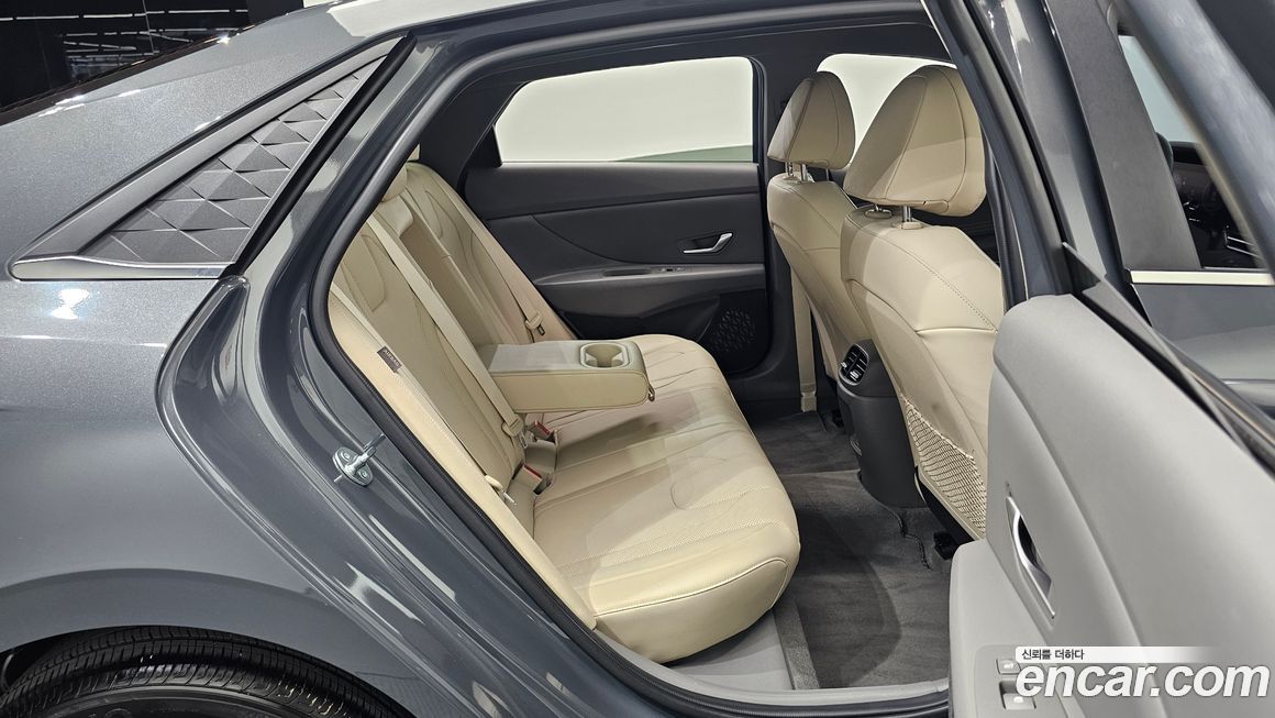 Hyundai AVANTE 2024