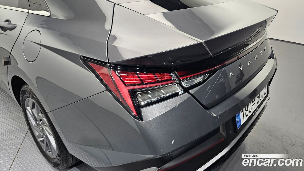 Hyundai AVANTE 2024
