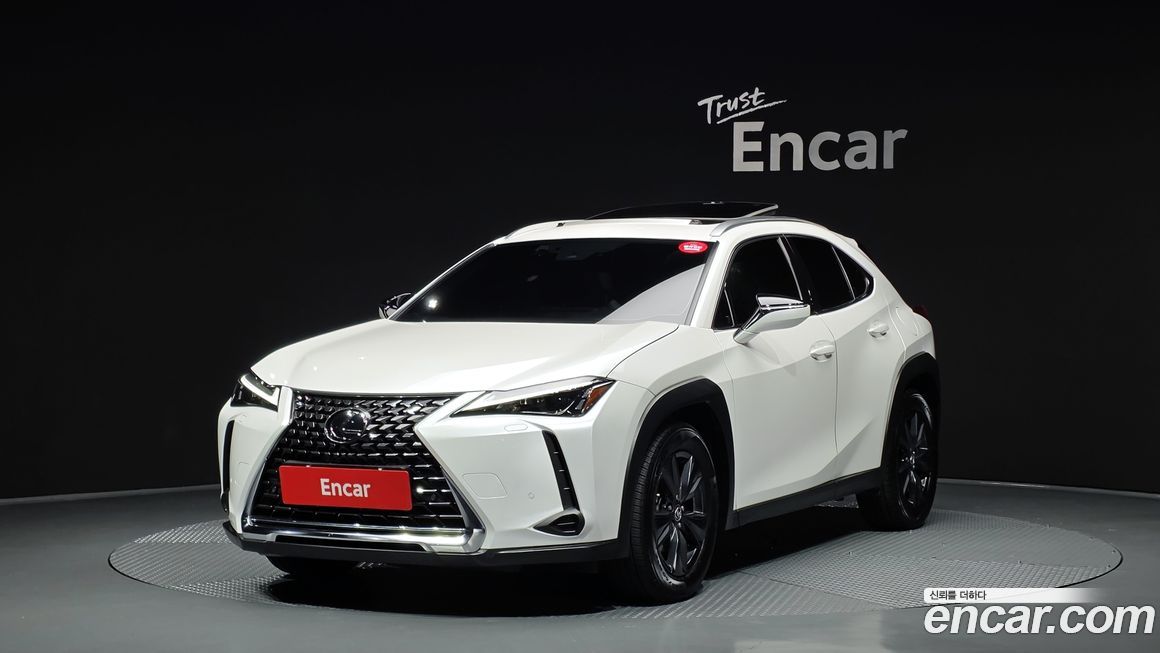 Lexus UX 2024